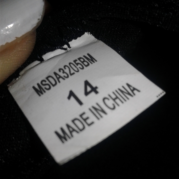 Black Water Shoes - Picture 3 of 4